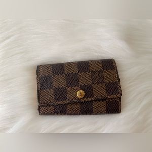 LV Damier keycles/ key holder